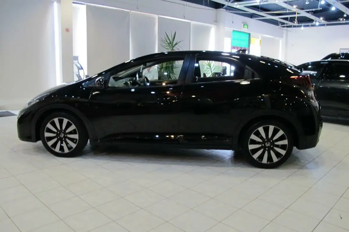 2016-honda-civic-14-i-vtec-se-plus-navi-big-12