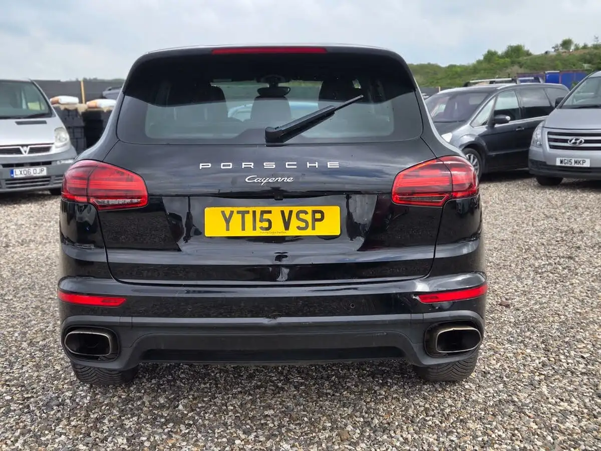 2015-porsche-cayenne-30td-big-19