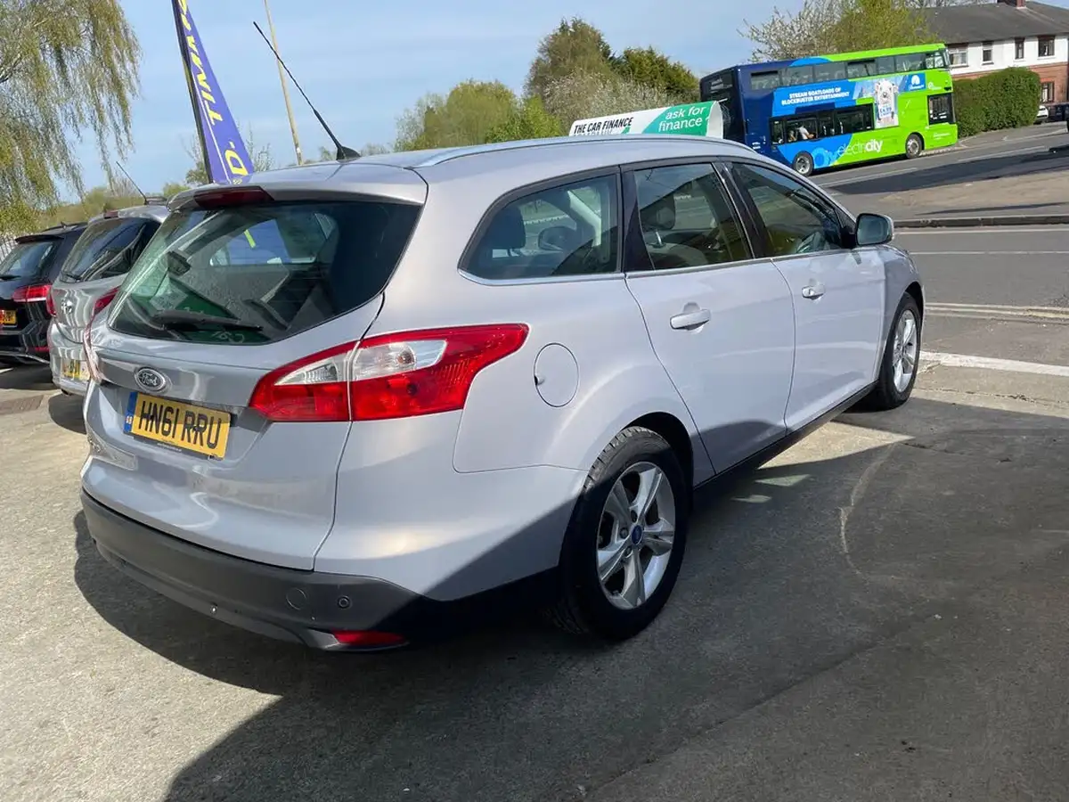 2012-ford-focus-16-zetec-ti-vct-125ps-estate-powershift-big-4