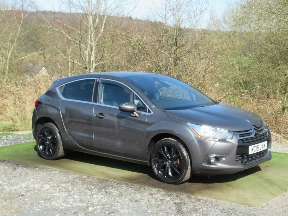 2015-citroen-ds4-16bluehdi-dstyle-nav-big-2