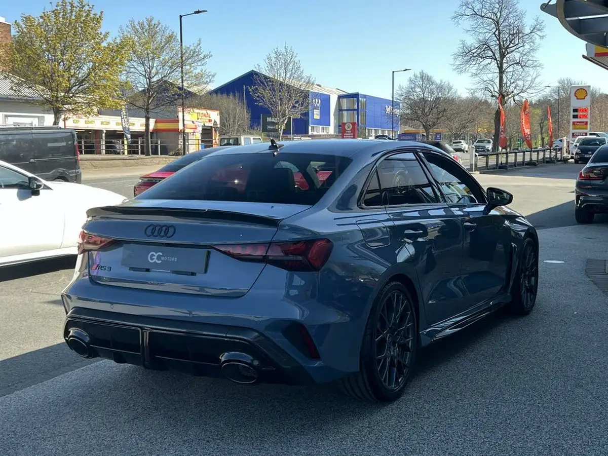 2025-audi-rs3-big-6