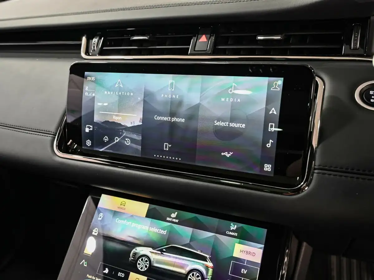 2023-land-rover-range-rover-evoque-15-p300e-autobiography-big-12