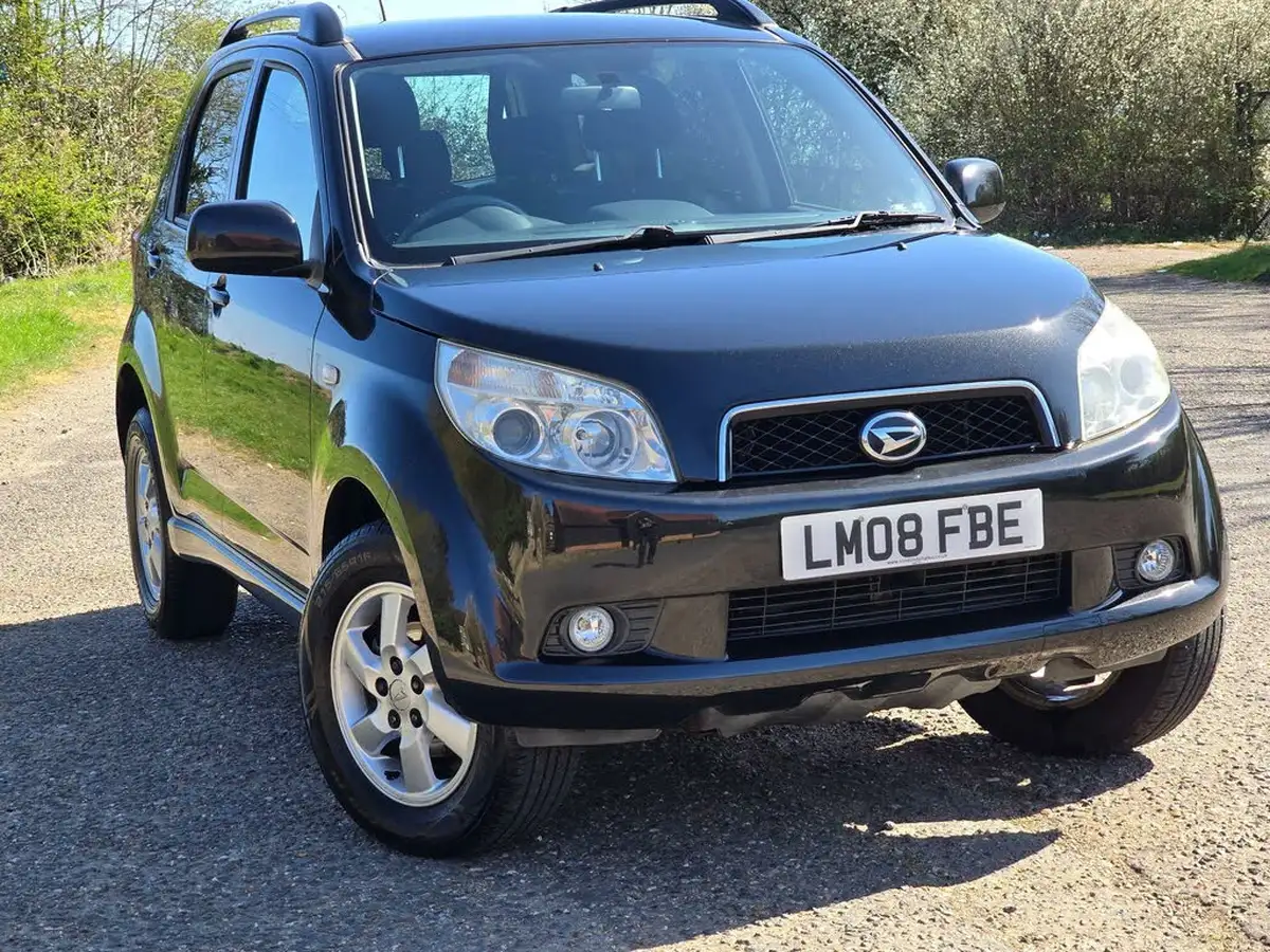2008-daihatsu-terios-15-se-big-0