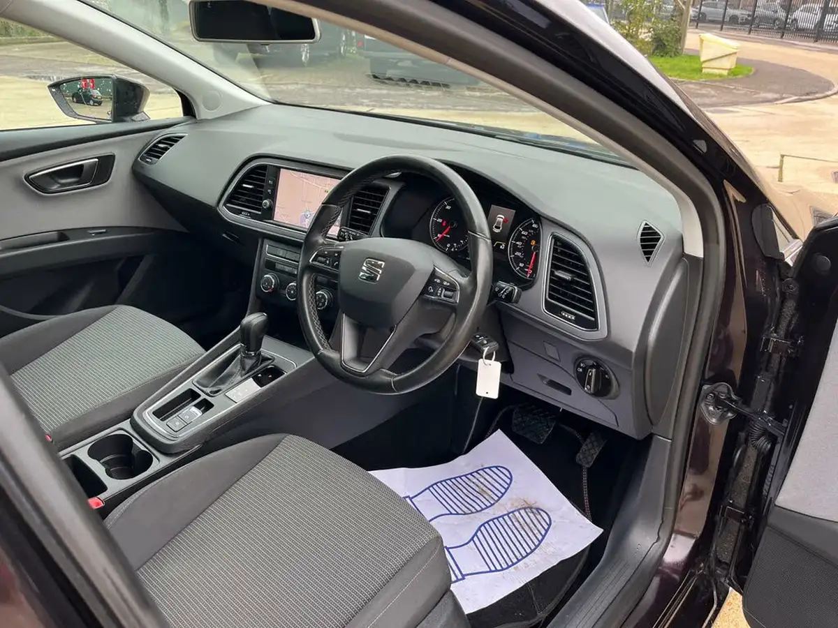 2017-seat-leon-16tdi-se-dynamic-technology-hatchback-dsg-big-17