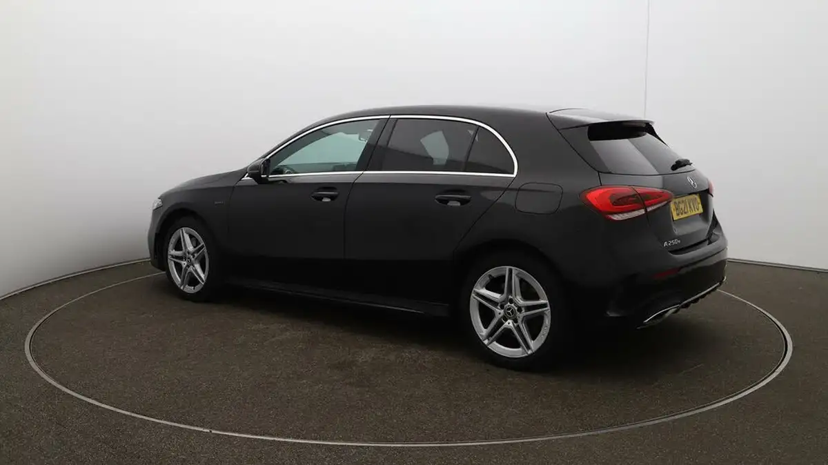2021-mercedes-benz-a-class-13-a250e-amg-line-hatchback-5d-big-28