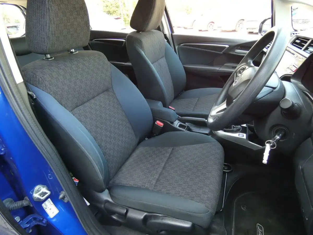 2016-honda-jazz-13-i-vtec-se-big-13