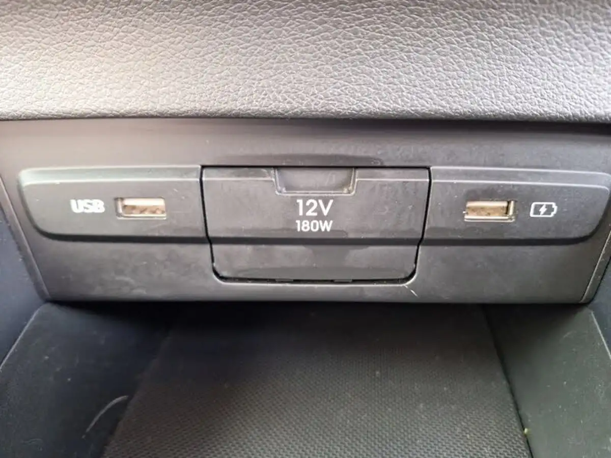 2022-hyundai-i20-10-t-gdi-se-connect-dct-big-16