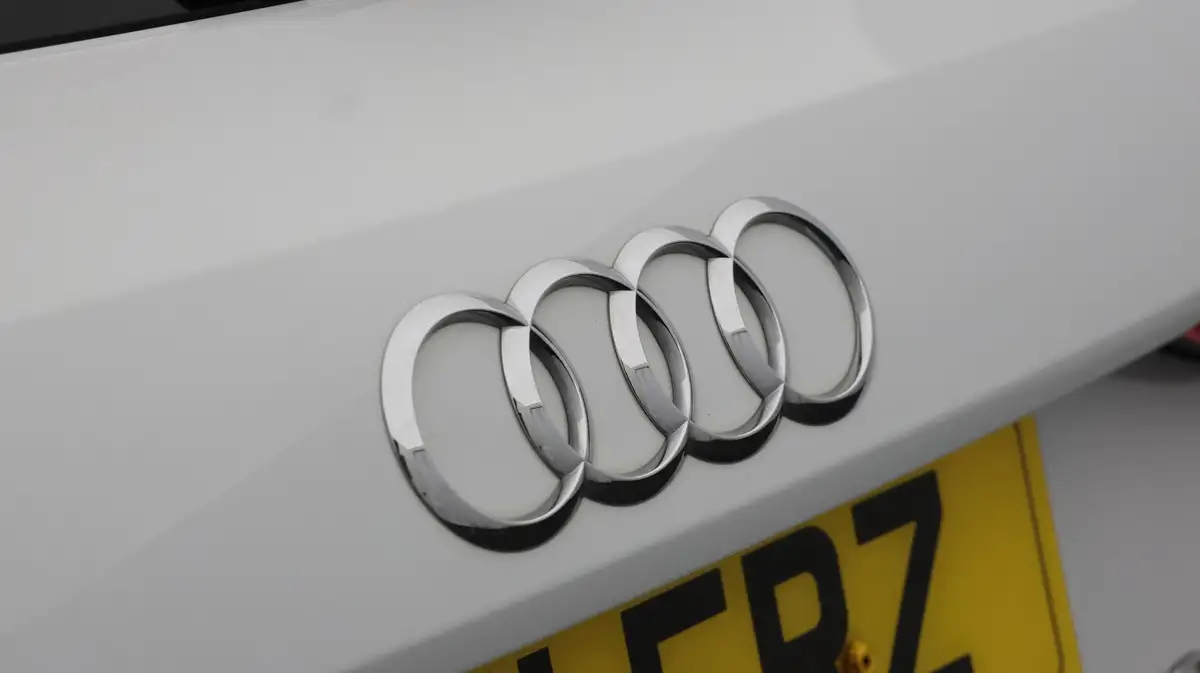 2021-audi-a3-14-40-tfsi-e-s-line-big-19