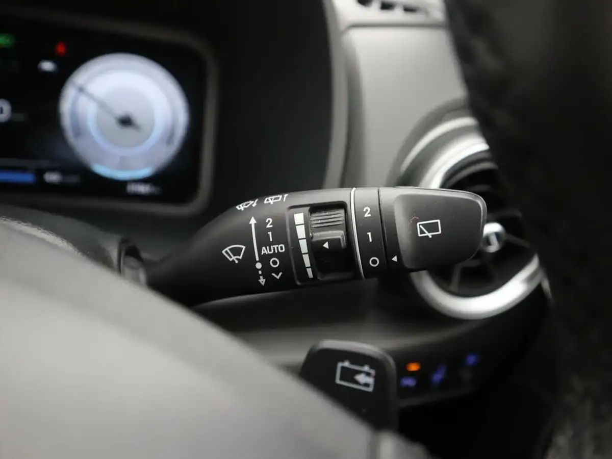 2021-hyundai-kona-e-premium-204ps-64kwh-7kw-obc-big-26
