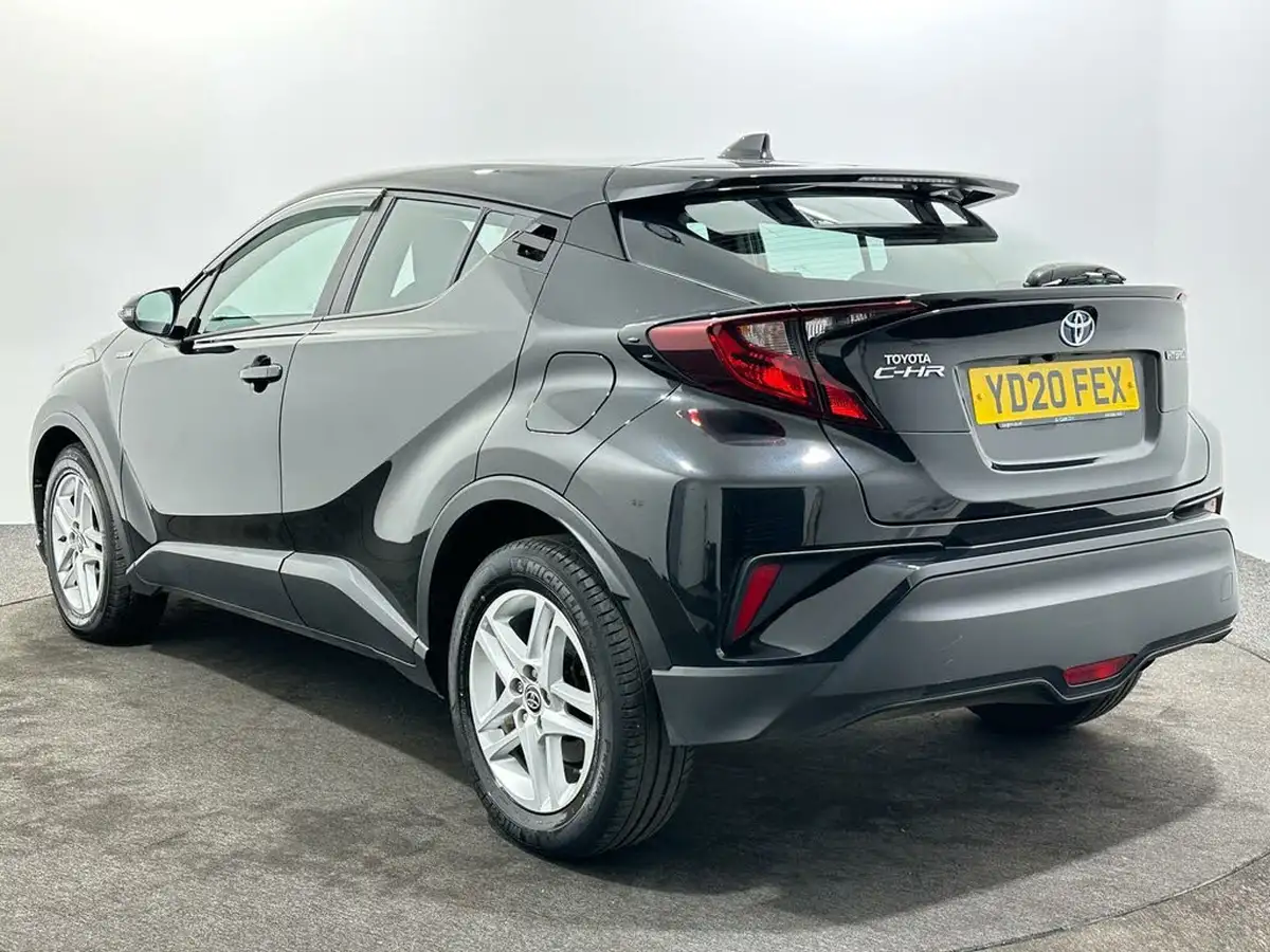 2020-toyota-c-hr-18-vvt-i-icon-parking-pack-big-4