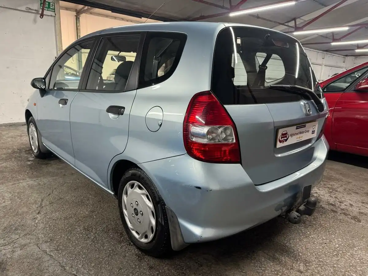 2007-honda-jazz-12-s-big-22