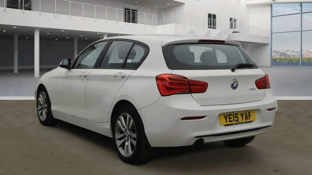 2015-bmw-1-series-15td-116d-sport-114bhp-5d-big-1