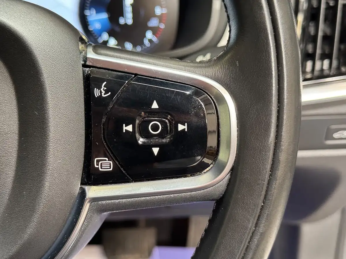 2018-volvo-s90-big-26