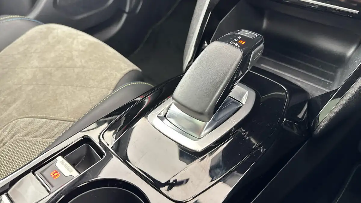 2021-peugeot-2008-suv-e-gt-premium-big-20
