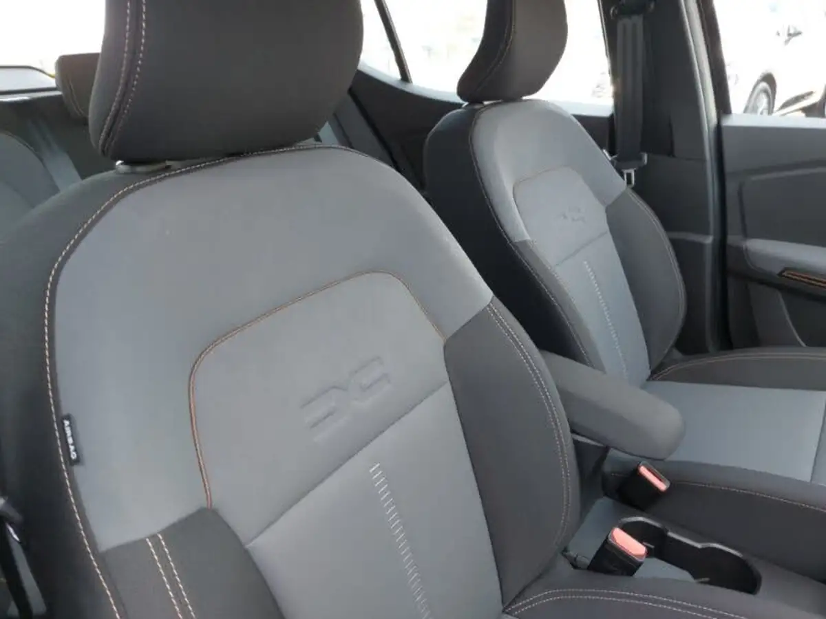 2024-dacia-sandero-stepway-10-tce-extreme-90bhp-big-12