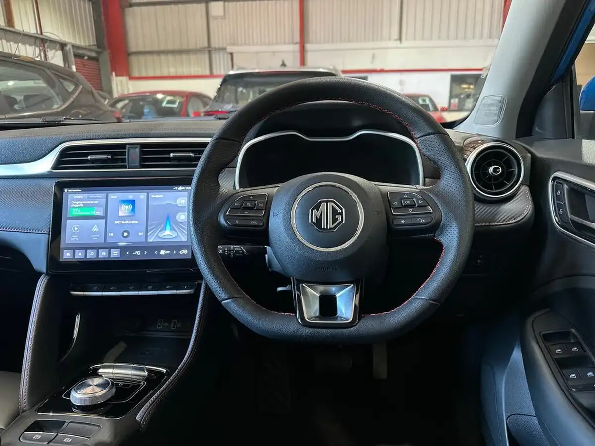 2025-mg-zs-suv-e-trophy-connect-ev-176ps-big-14