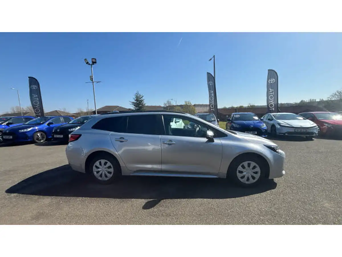 2022-toyota-corolla-18-vvt-i-corolla-commercial-140hpeu6d-big-15