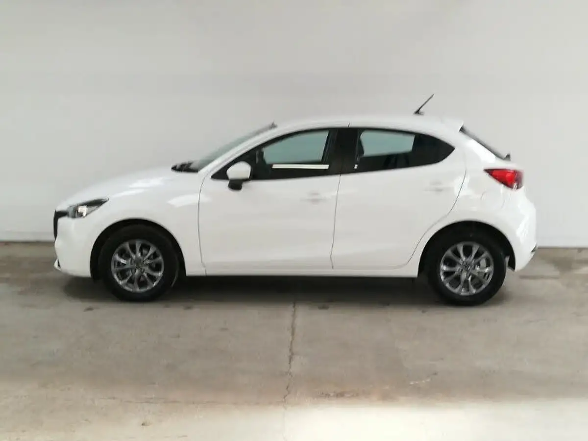 2024-mazda-mazda2-15-skyactiv-g-centre-line-big-3