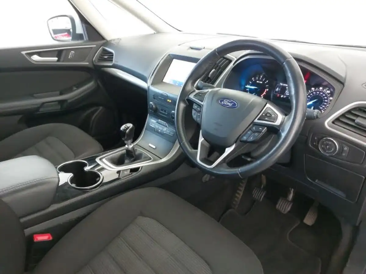 2020-ford-galaxy-20-zetec-big-10