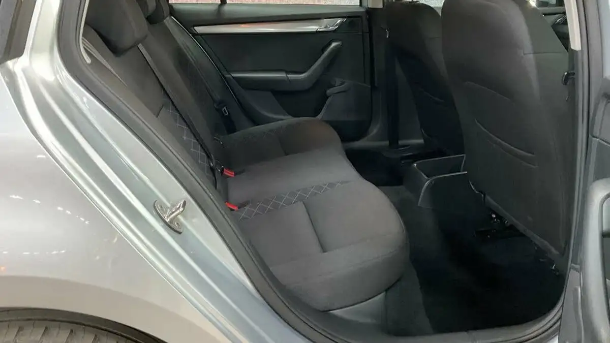 2018-skoda-octavia-10-tsi-s-estate-big-13