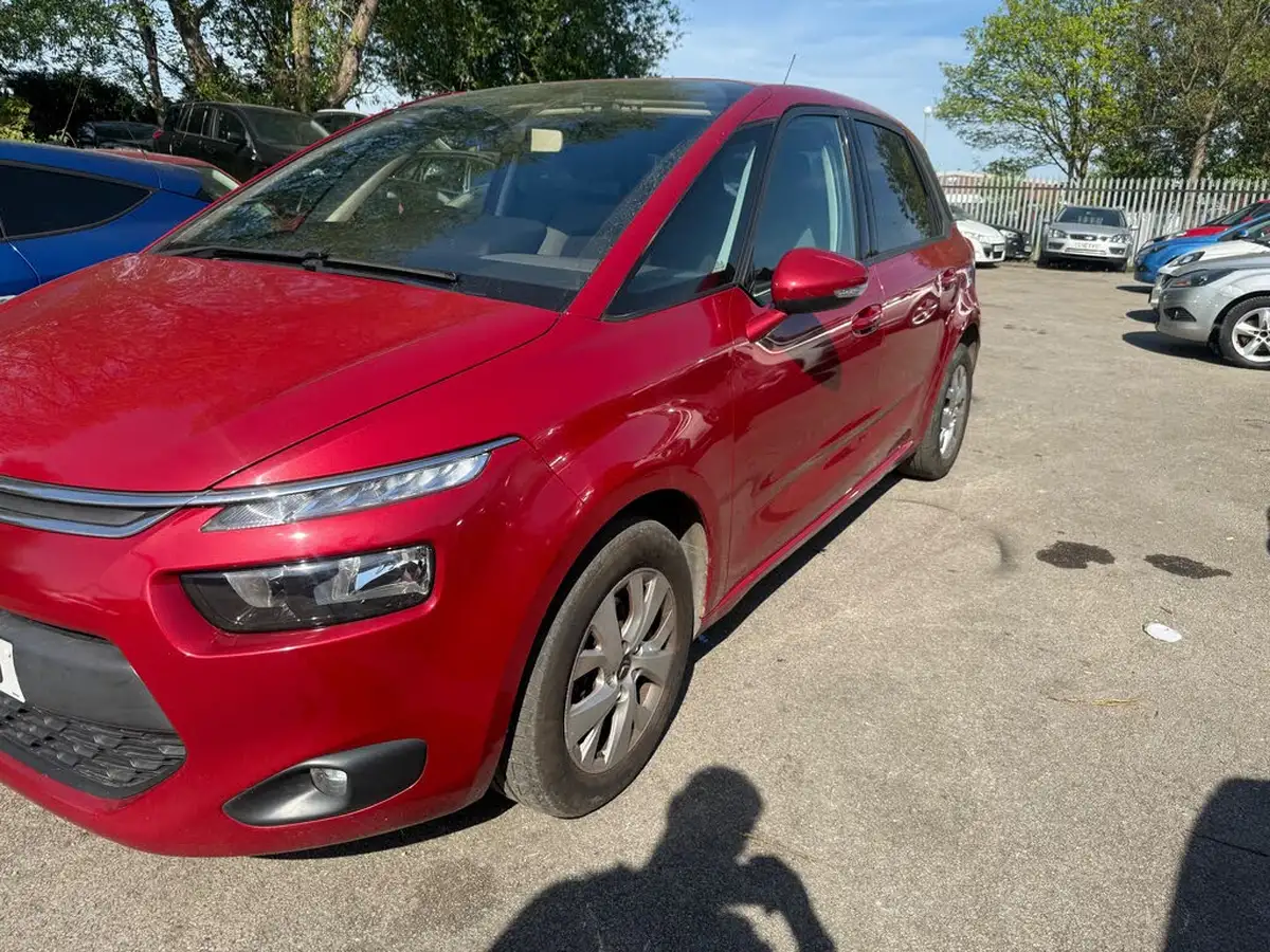 2014-citroen-c4-picasso-16e-hdi-vtr-115ps-etg6-big-1