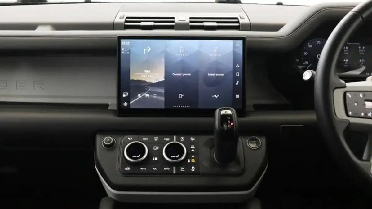 2023-land-rover-110-defender-30-d300-x-dynamic-hse-big-13