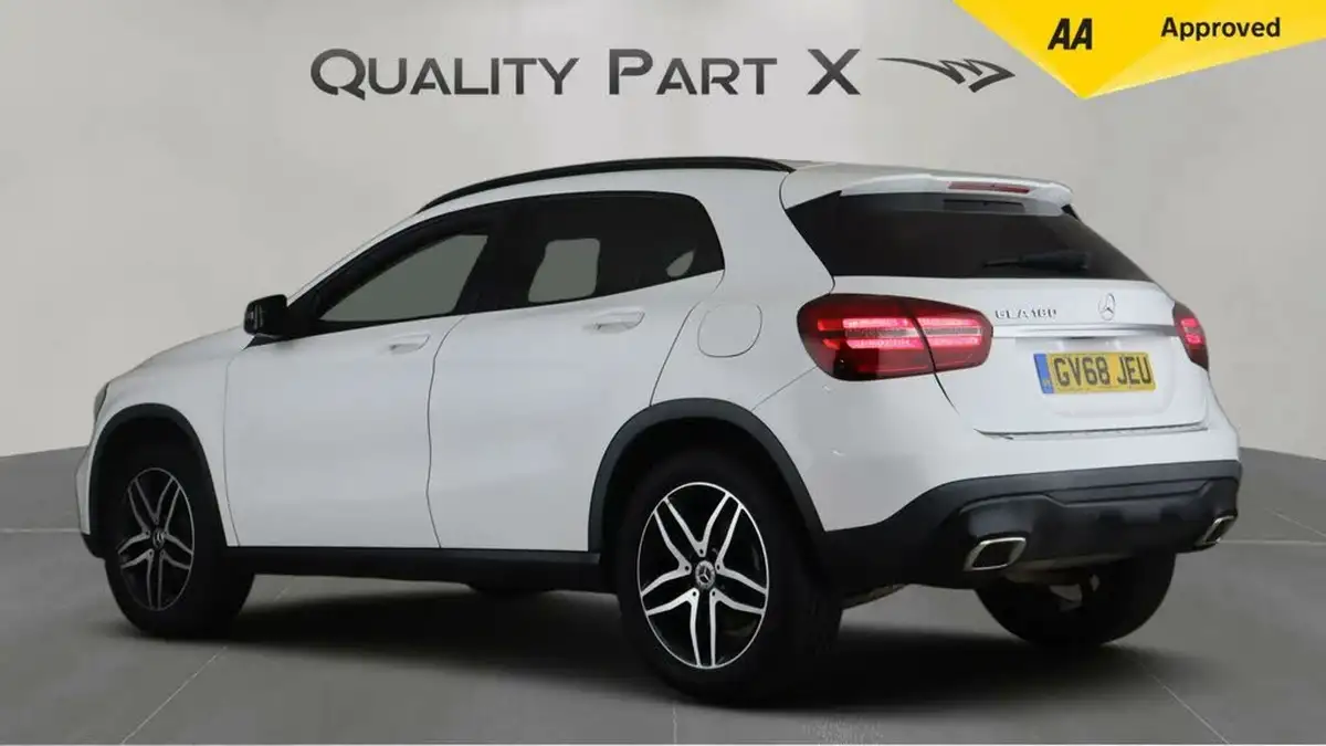 2018-mercedes-benz-gla-class-16-gla-180-urban-edition-ss-big-4
