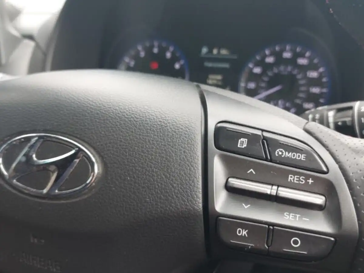 2019-hyundai-kona-16-t-gdi-premium-gt-1-tone-roof-big-13