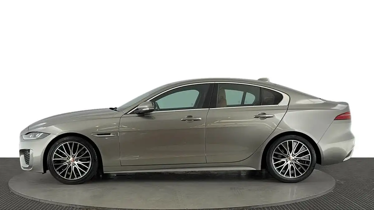2020-jaguar-xe-20i-r-dynamic-s-250ps-big-6