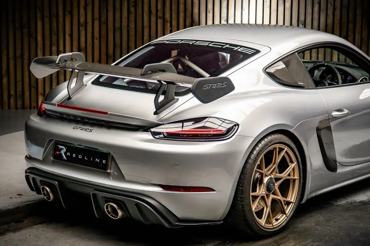 2023-porsche-cayman-718-40-cayman-gt4-rs-big-21