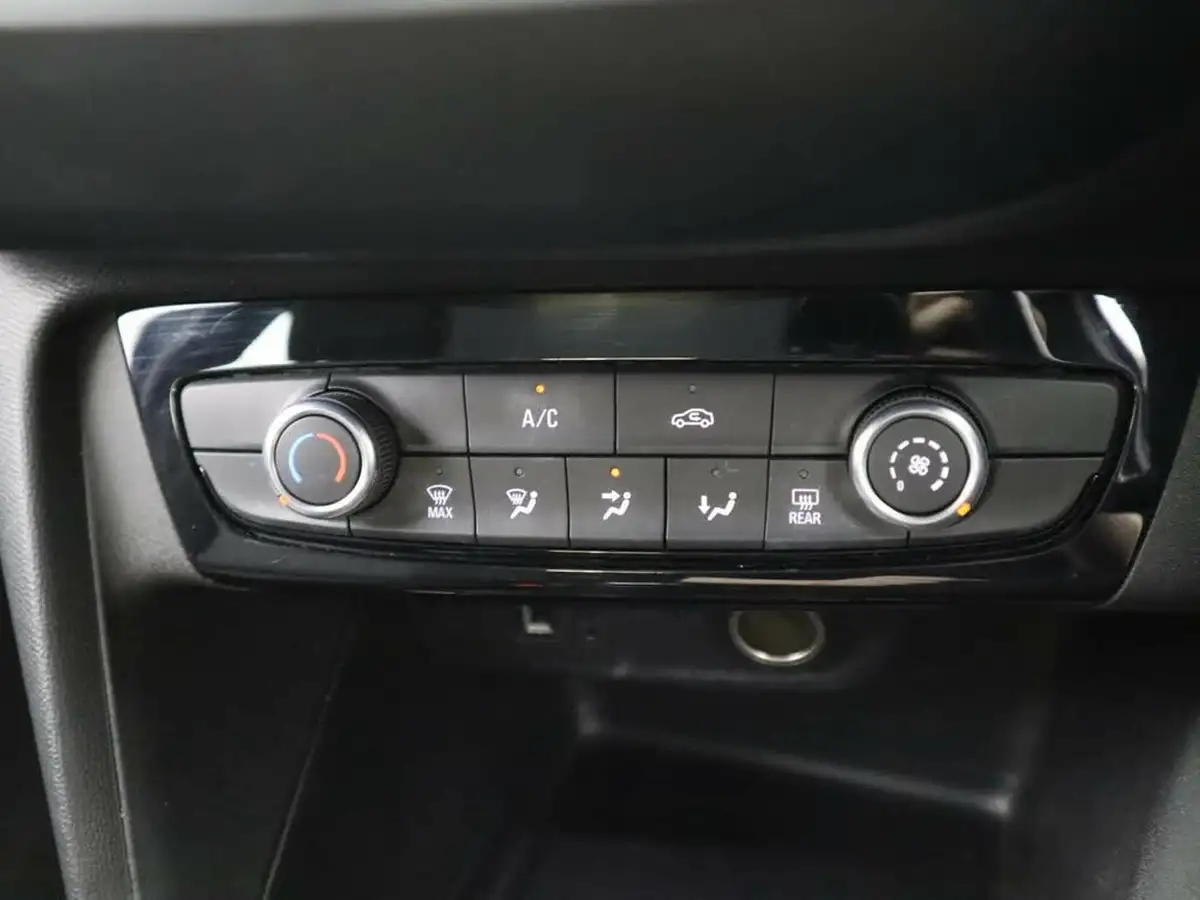 2021-vauxhall-corsa-12i-se-big-16