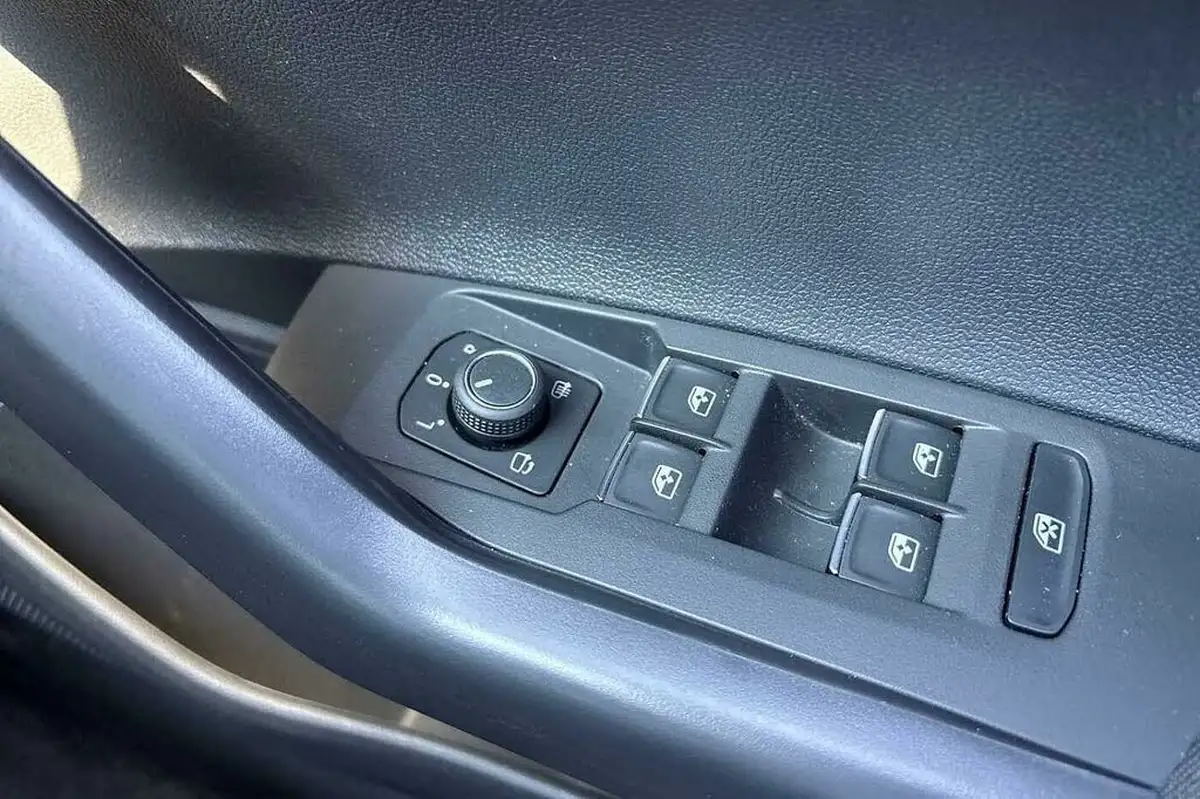 2024-volkswagen-polo-10-tsi-r-line-115ps-dsg-big-26