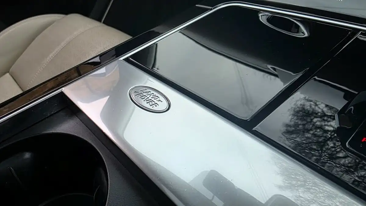 2021-land-rover-range-rover-velar-30-d300-r-dynamic-hse-big-29