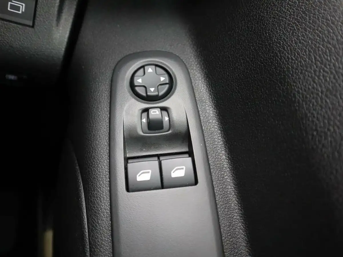 2025-citroen-berlingo-e-plus-xl-size-big-26