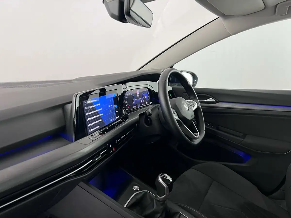 2021-volkswagen-golf-15-tsi-style-150ps-hatchback-big-5