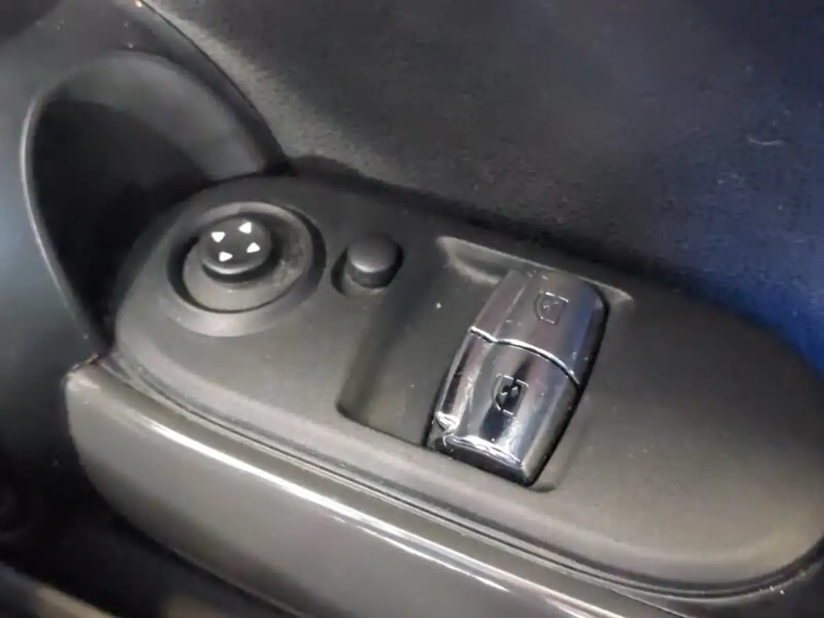 2018-mini-cooper-15-one-series-ii-ss-5d-big-15