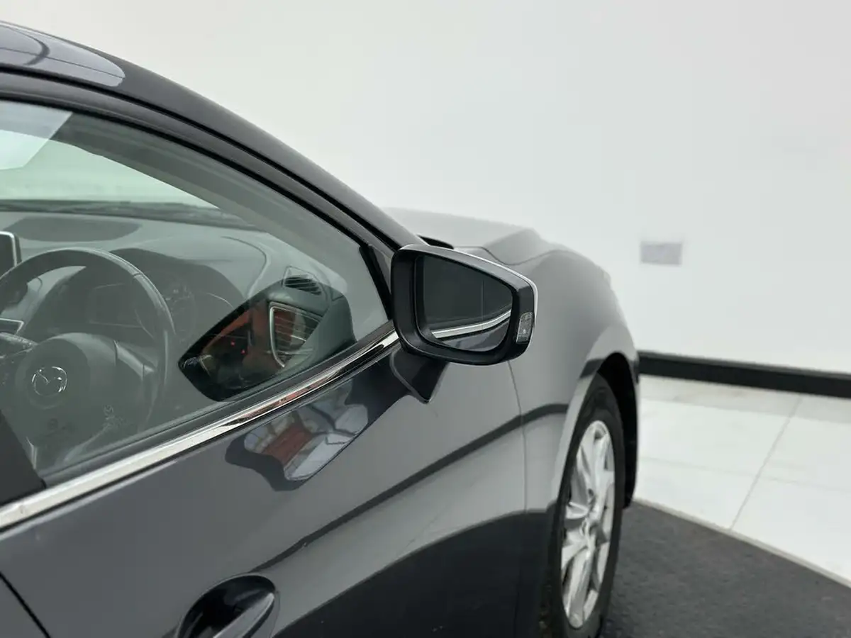 2015-mazda-mazda3-20-se-hatchback-5d-big-49