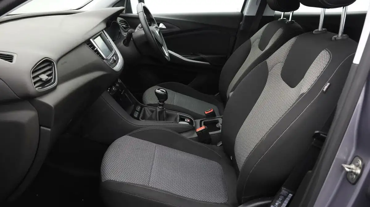 2020-vauxhall-grandland-x-12-se-big-20