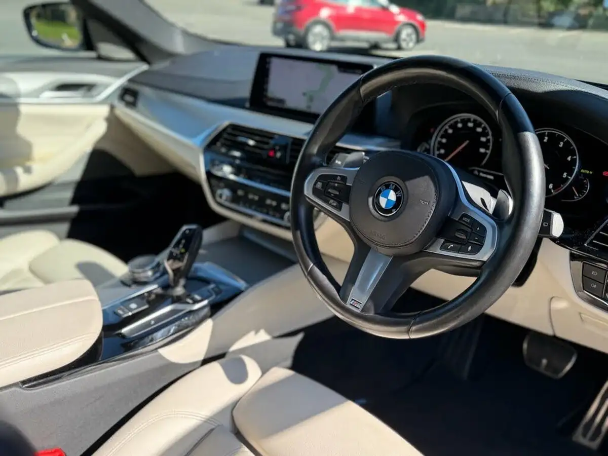 2017-bmw-5-series-30td-530d-m-sport-xdrive-touring-5d-big-6