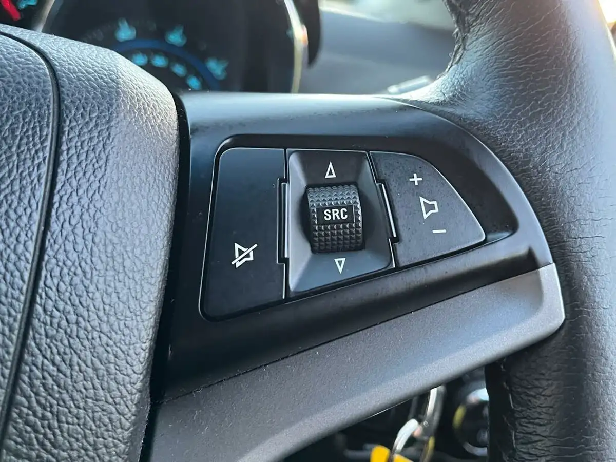 2012-chevrolet-cruze-18-ltz-auto-big-38