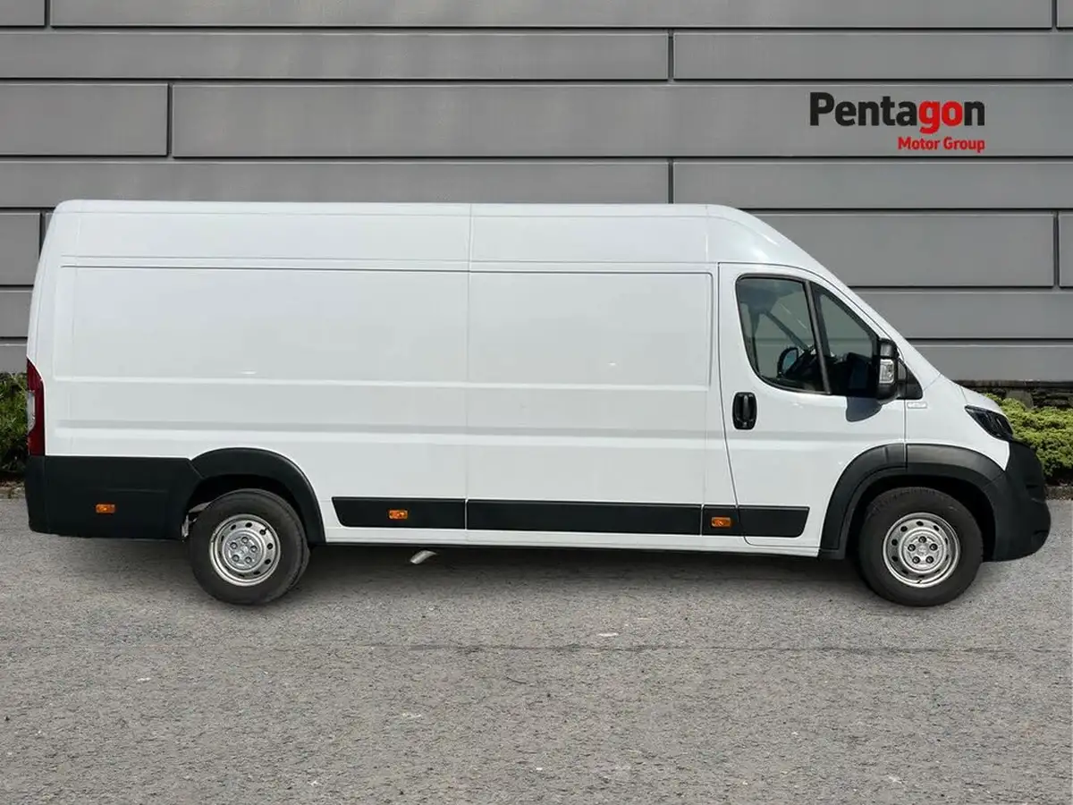 2023-peugeot-boxer-22-bluehdi-professional-premium-435-l4h2-big-10