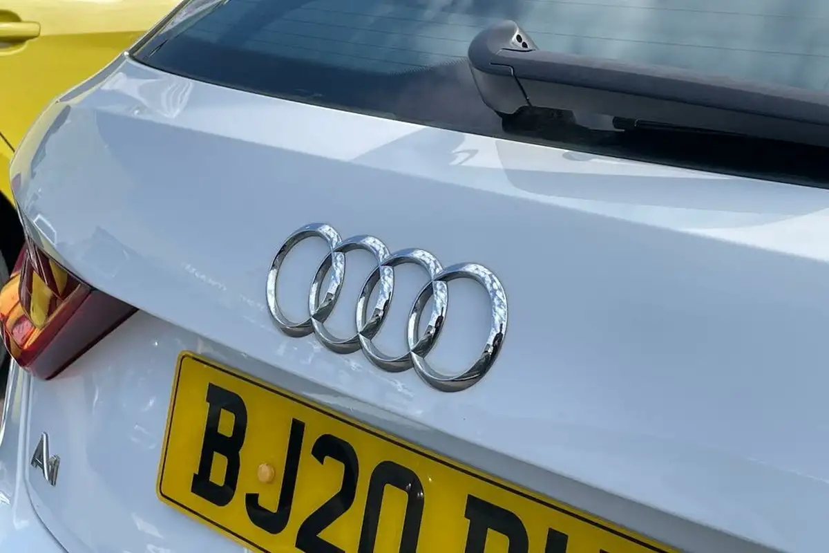 2020-audi-a1-10-25-tfsi-technik-big-48