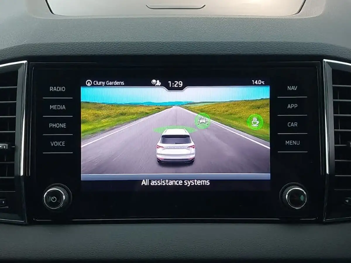 2022-skoda-karoq-10-tsi-se-drive-big-16