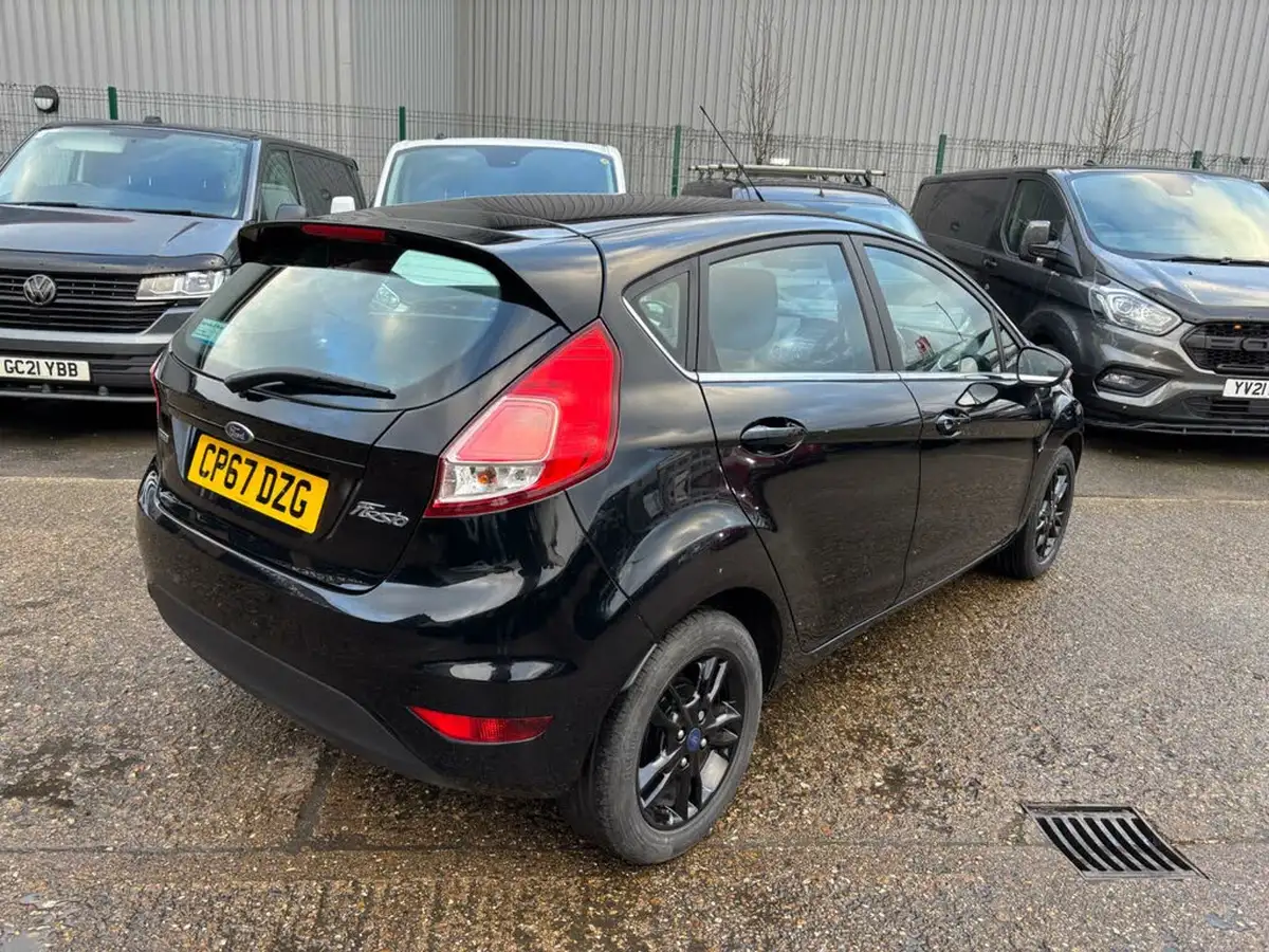 2017-ford-fiesta-10t-zetec-bo-play-series-5d-big-1