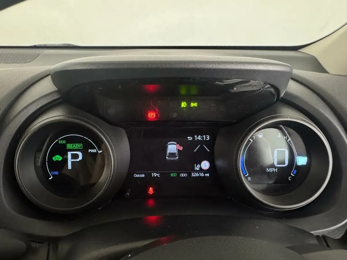 2022-toyota-yaris-15-vvt-i-design-big-40