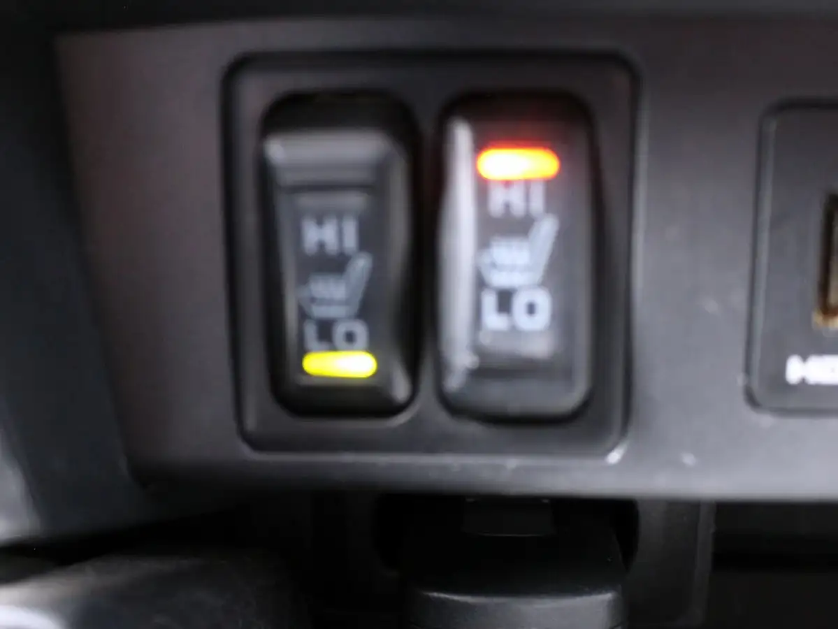 2021-mitsubishi-l200-22di-d-barbarian-big-23
