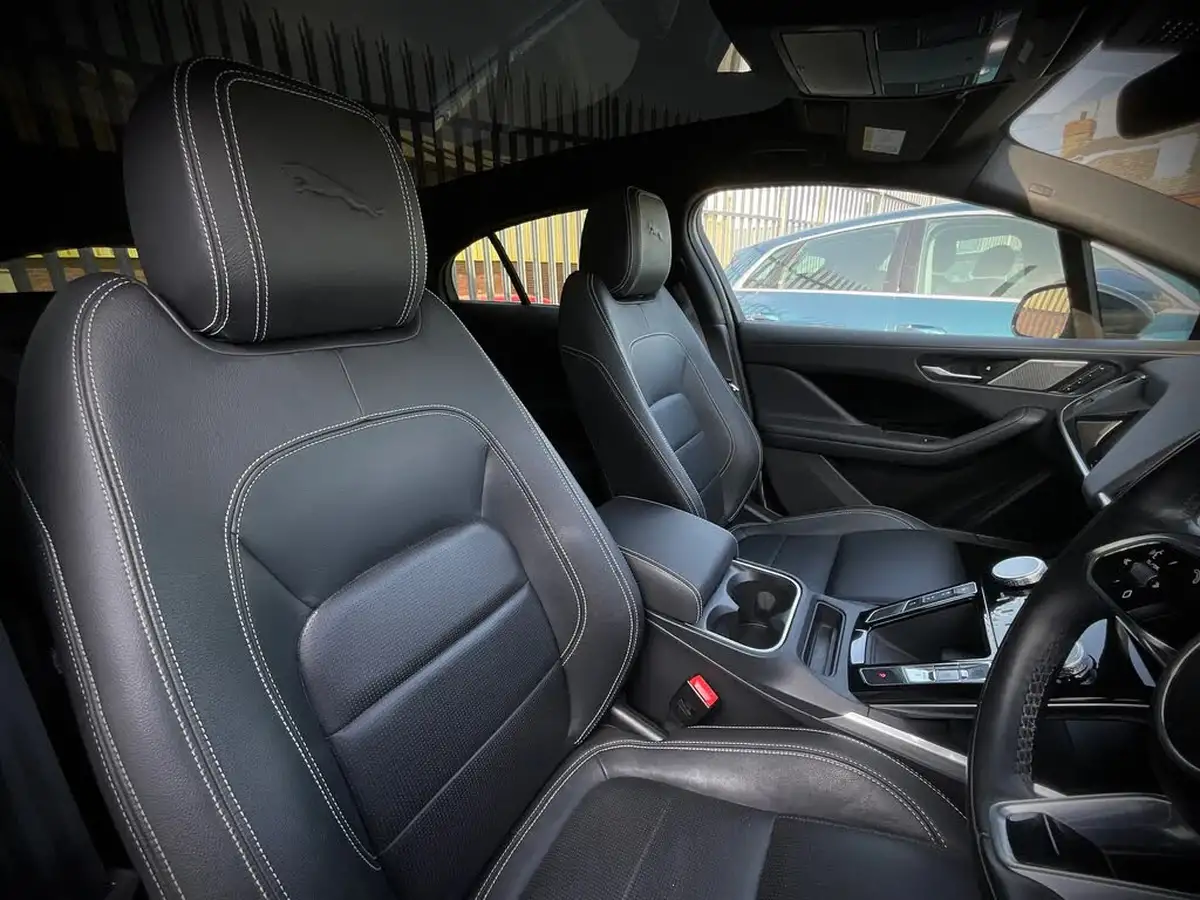 2021-jaguar-i-pace-ev400-black-big-7