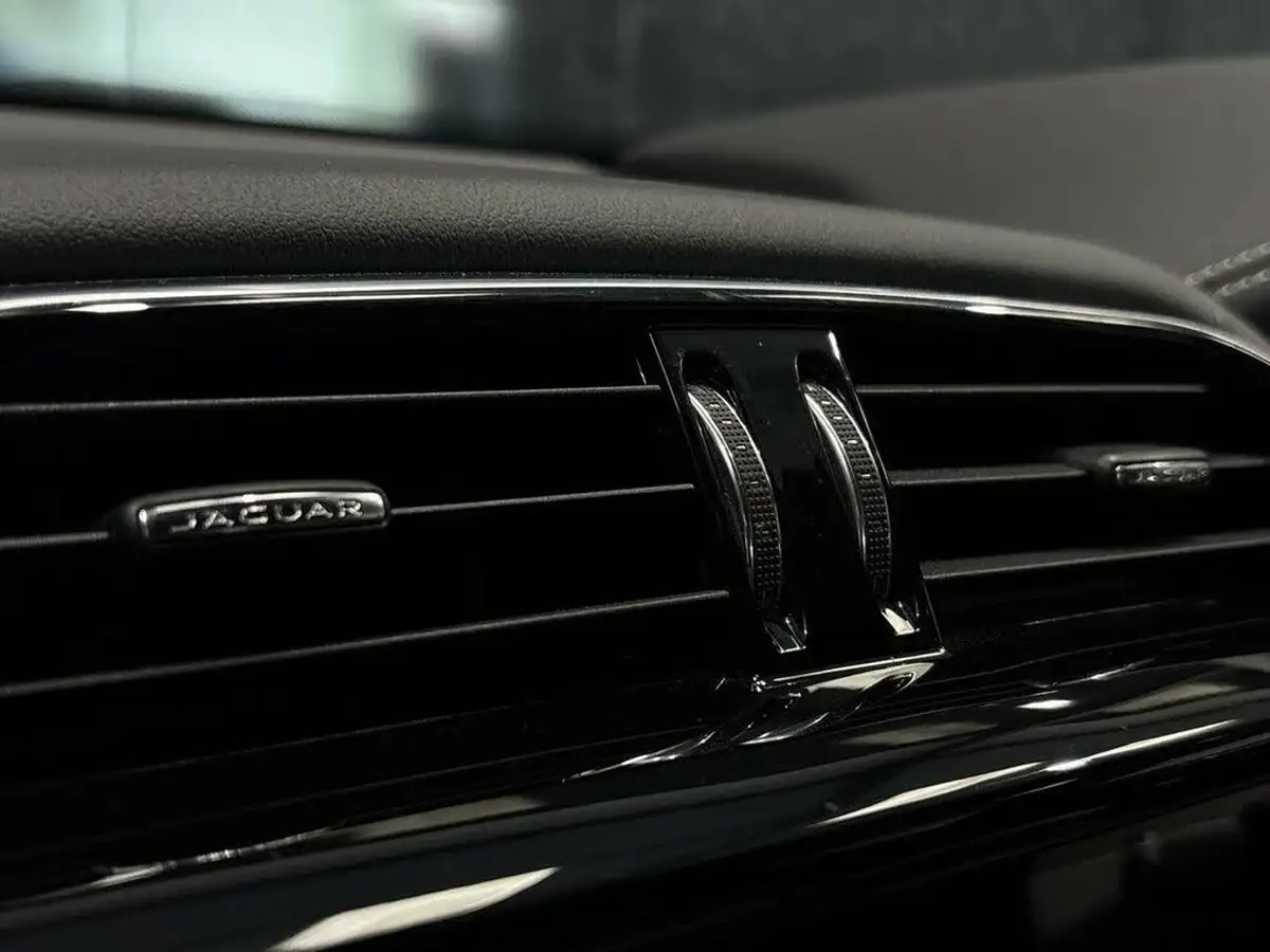 2020-jaguar-xe-20d-r-dynamic-s-big-26