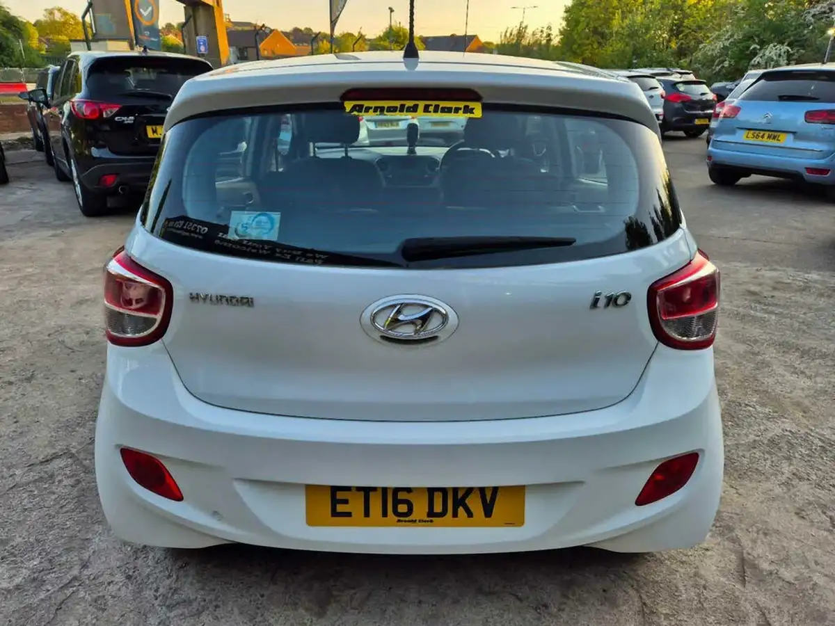 2016-hyundai-i10-10-premium-big-4