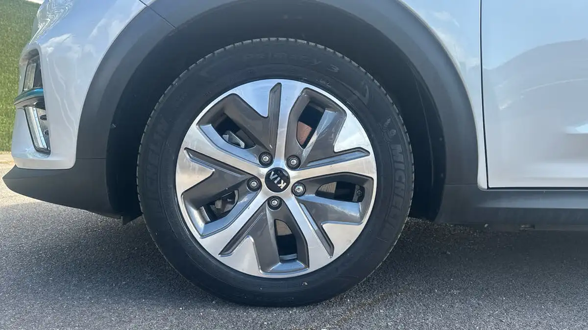 2021-kia-e-niro-ev-4-big-16